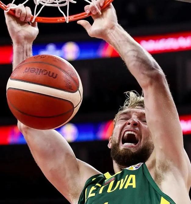 包含托特纳姆迎全明星赛关键赛，加时末段篮板制胜，引发热议，纪律约束更严格的词条